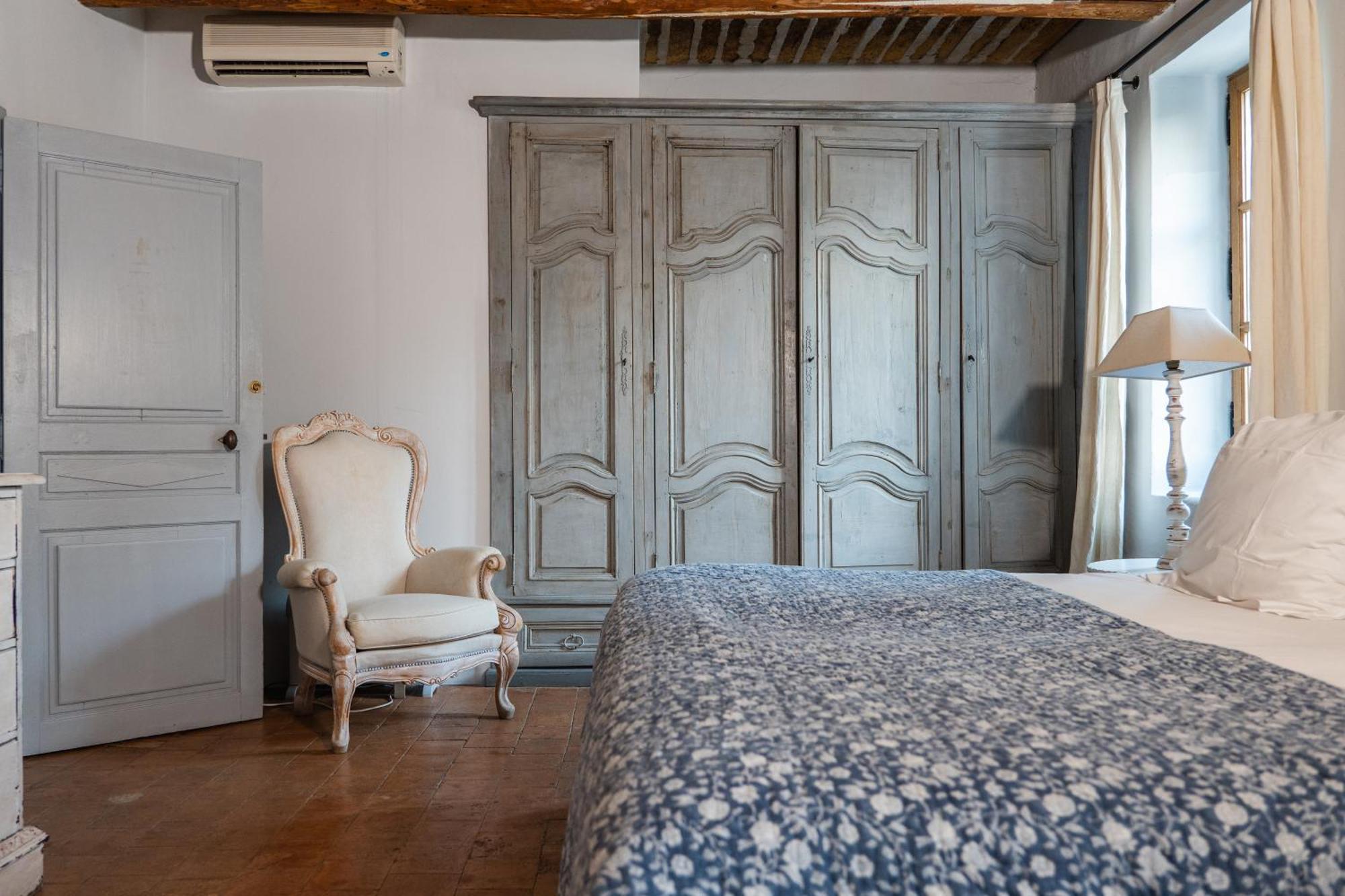 Le Galinier, Lourmarin, An Authentic Beaumier Guesthouse Room photo