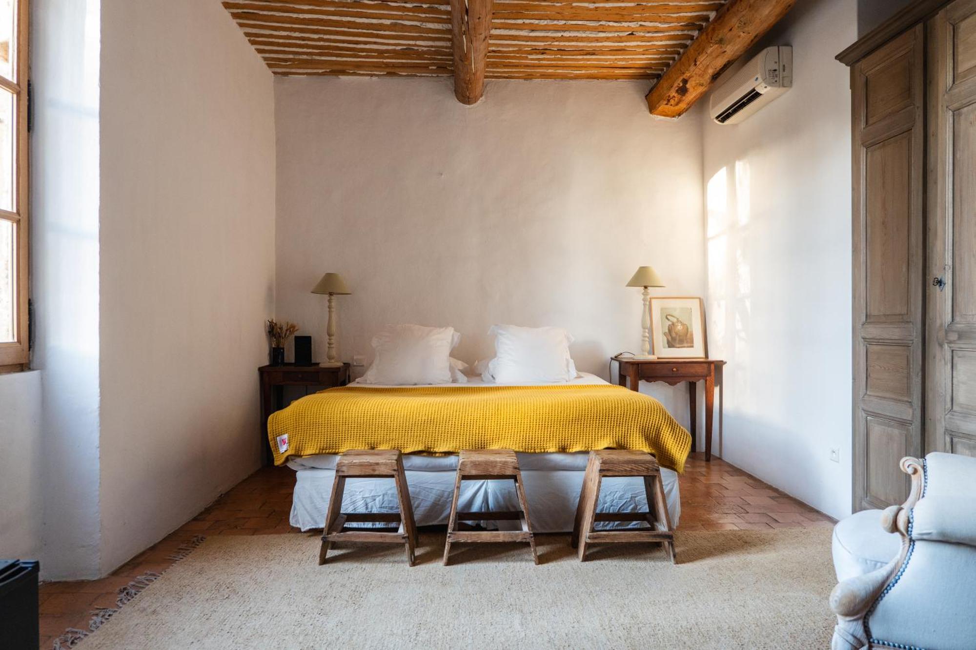 Le Galinier, Lourmarin, An Authentic Beaumier Guesthouse Room photo