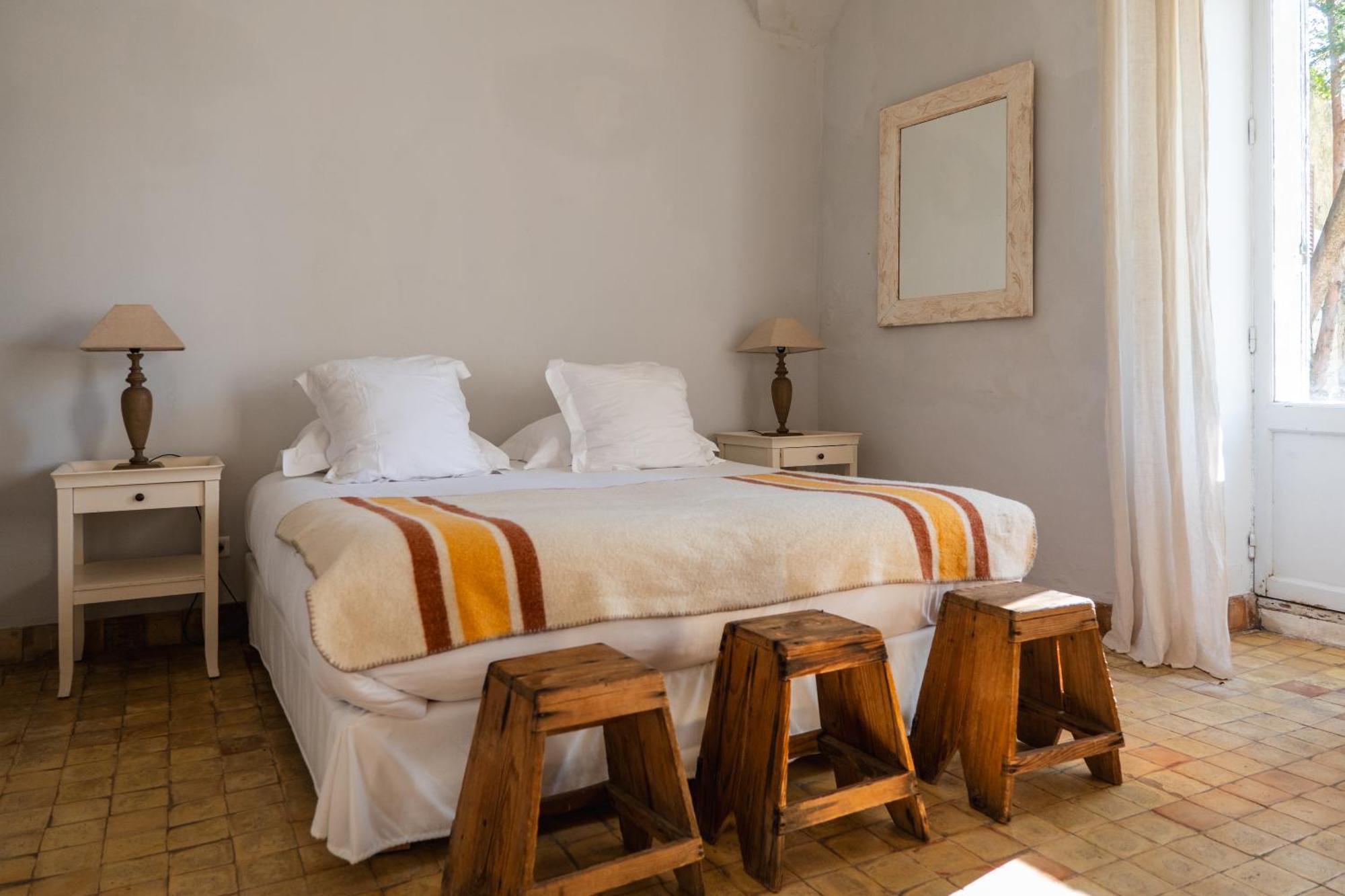 Le Galinier, Lourmarin, An Authentic Beaumier Guesthouse Room photo