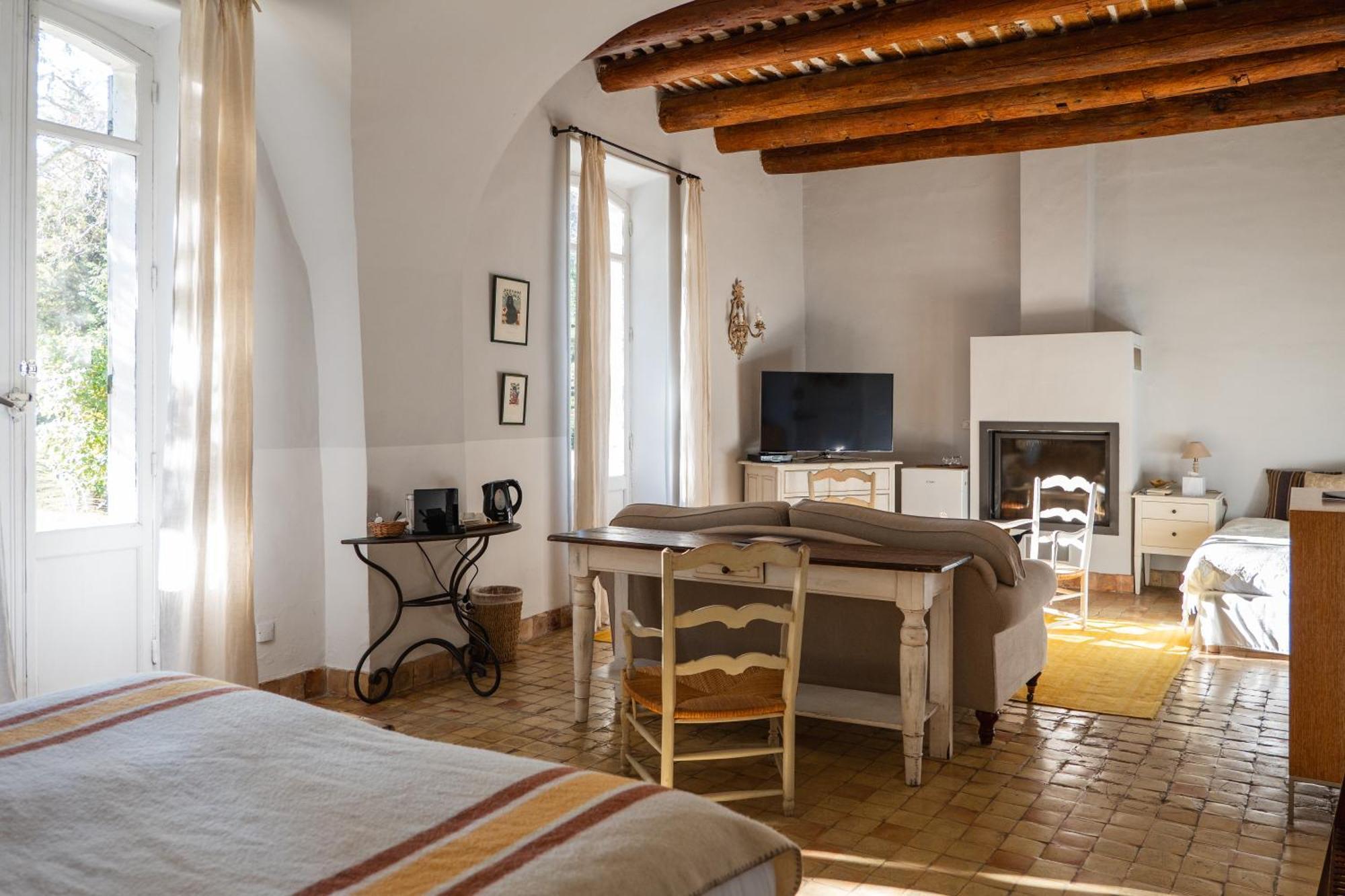 Le Galinier, Lourmarin, An Authentic Beaumier Guesthouse Room photo