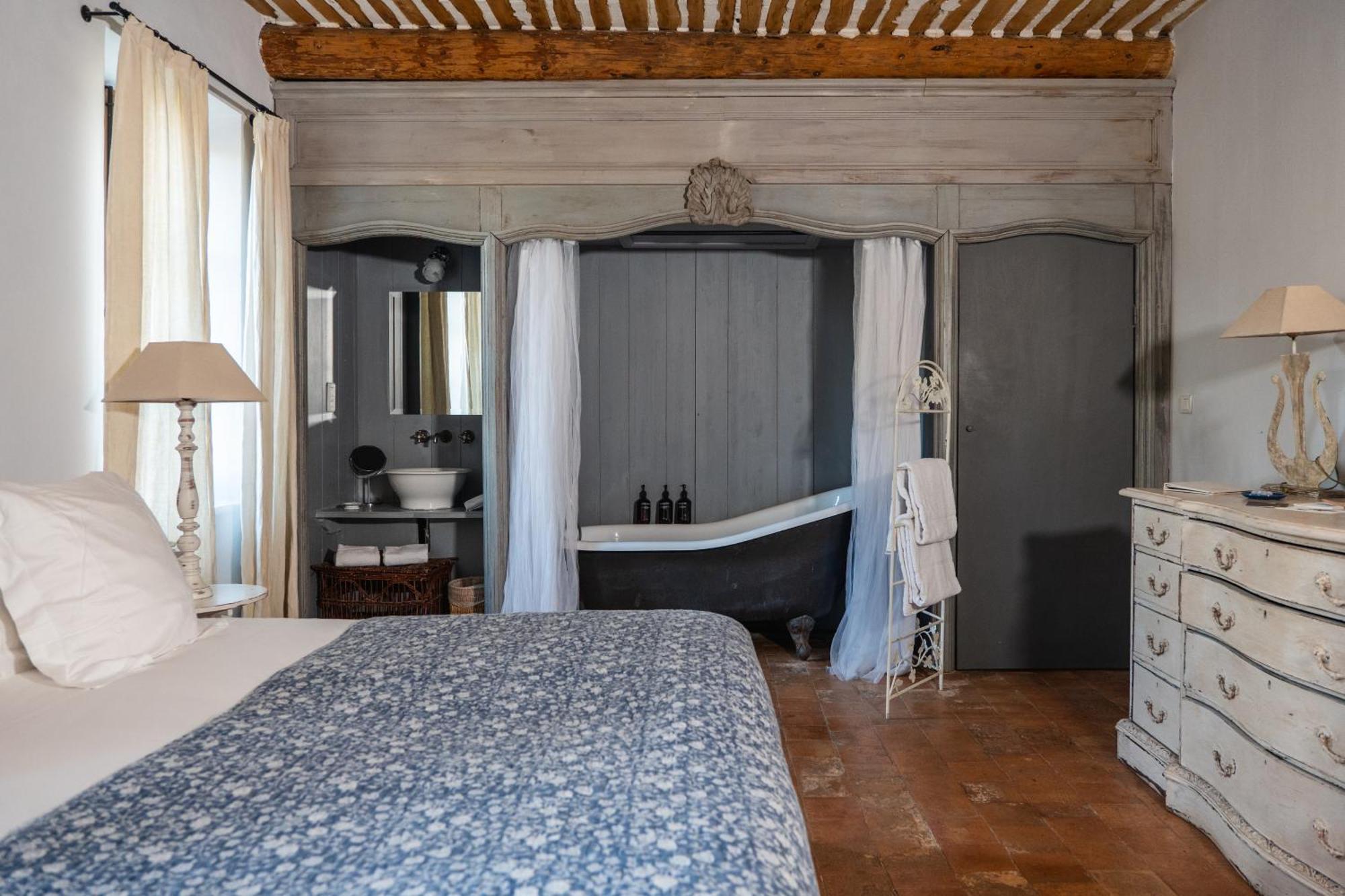 Le Galinier, Lourmarin, An Authentic Beaumier Guesthouse Room photo