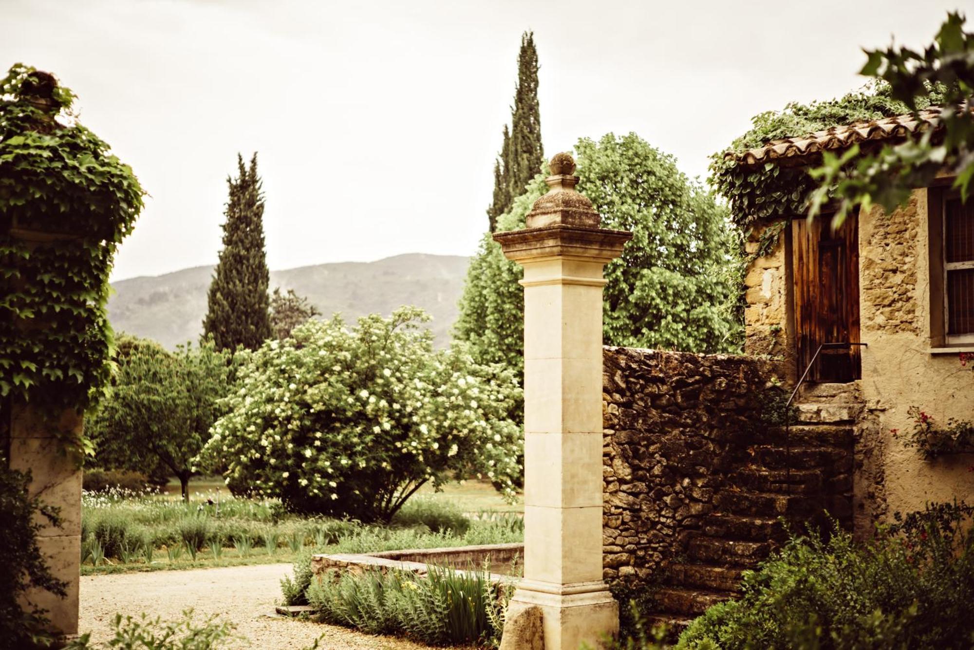 Le Galinier, Lourmarin, An Authentic Beaumier Guesthouse Exterior photo